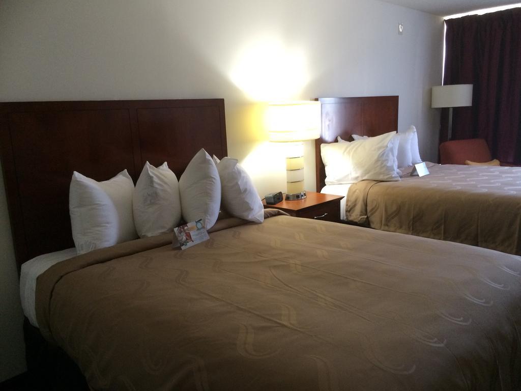 Quality Inn Акворт Экстерьер фото