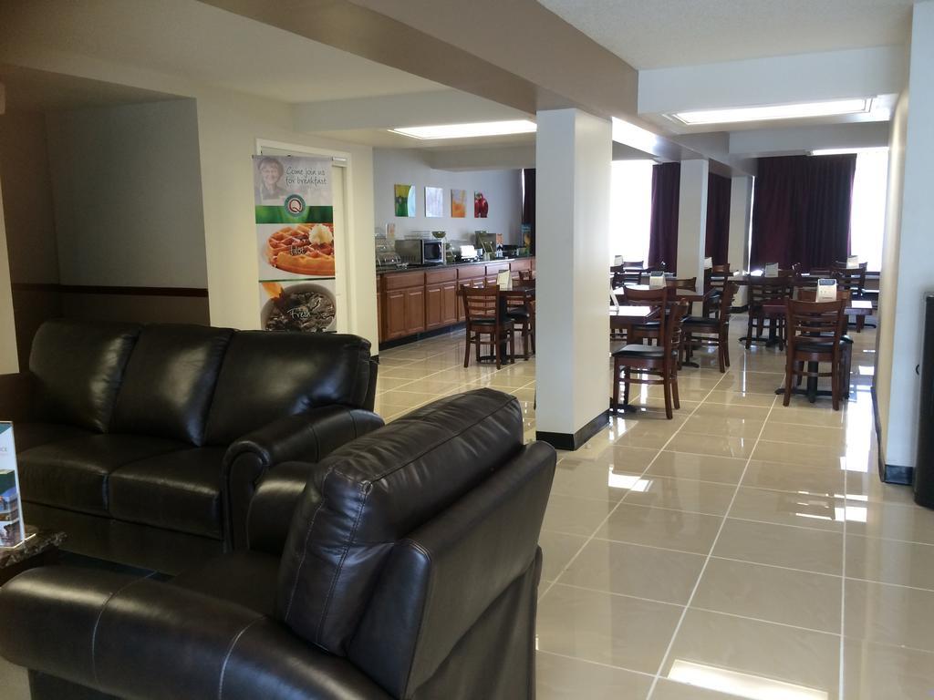 Quality Inn Акворт Экстерьер фото