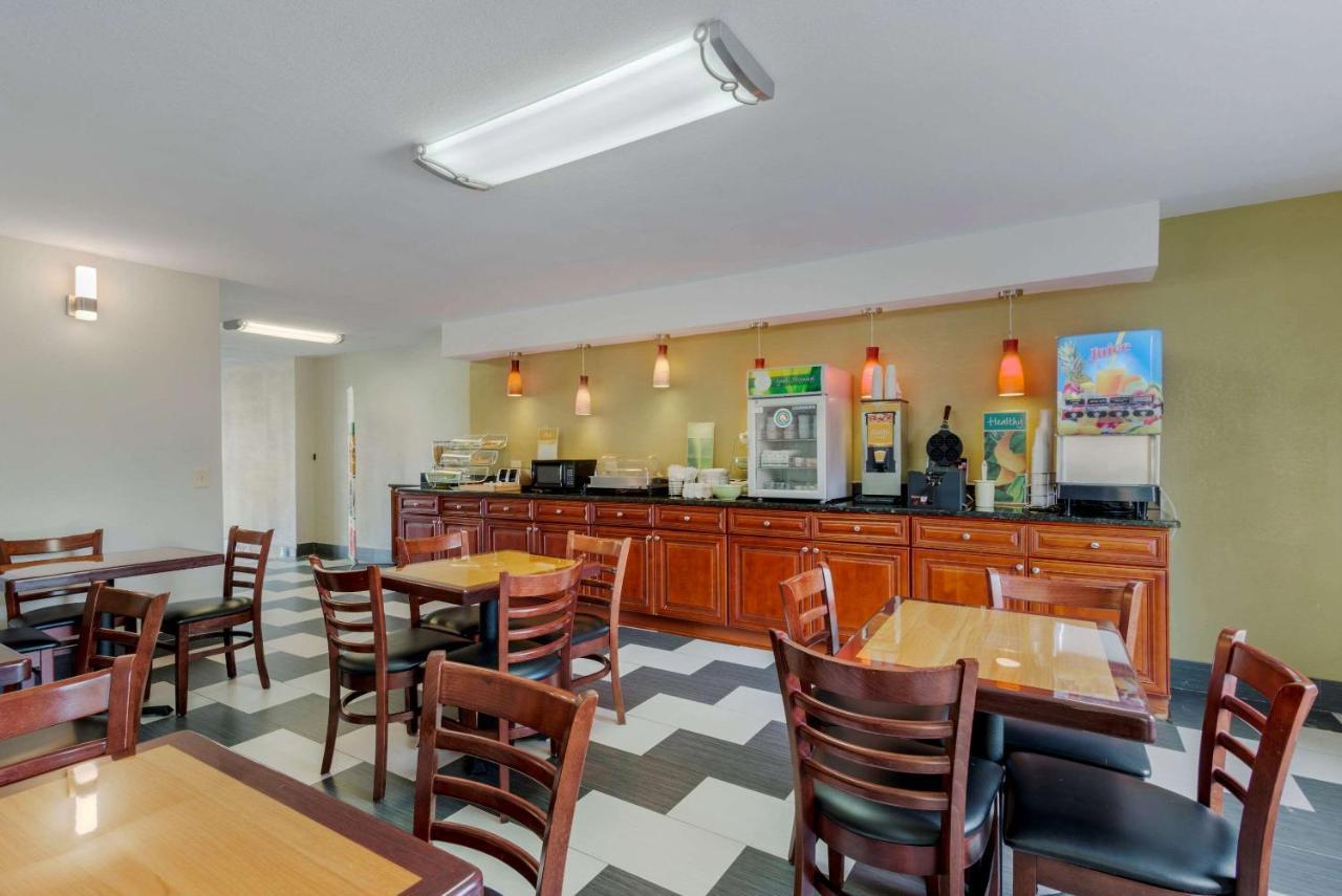 Quality Inn Акворт Экстерьер фото